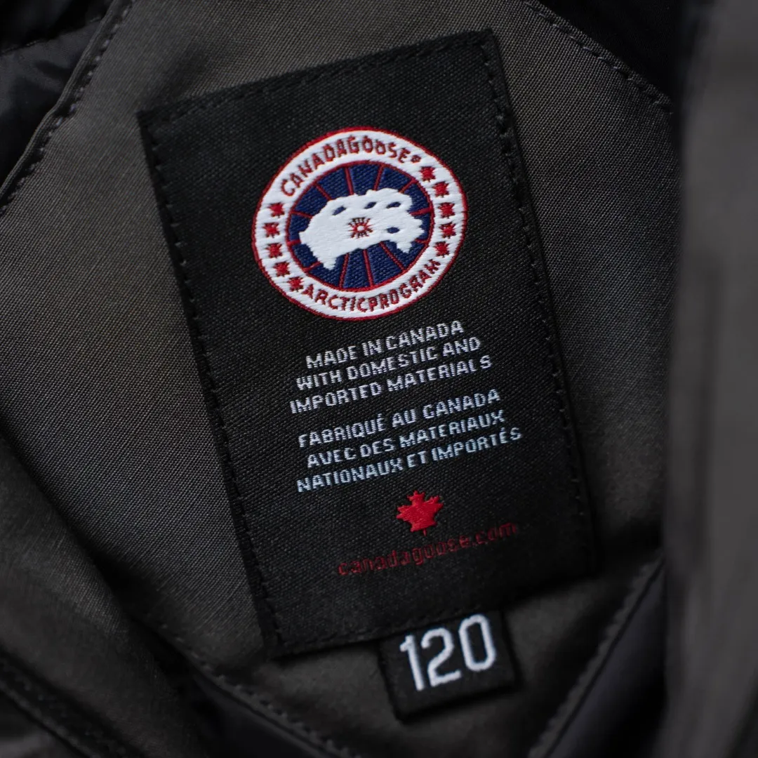 P660 CANADA GOOSE丨Canada Goose C08 children's clothing, children's hooded down jacket Color: graphite Size: 110-160